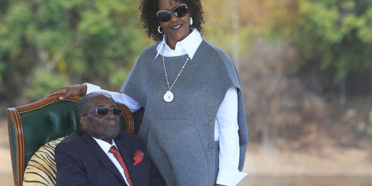 Paret Mugabe i somras.