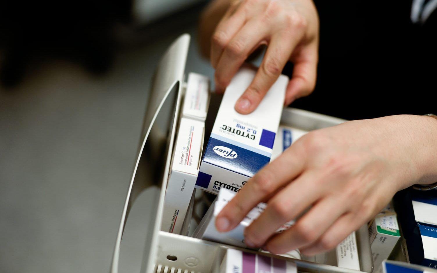 
Den treåriga receptarieutbildningen leder till legitimation och rätt att distribuera receptbelagd medicin. Efterfrågan på receptarier är stor. Arkivbild.