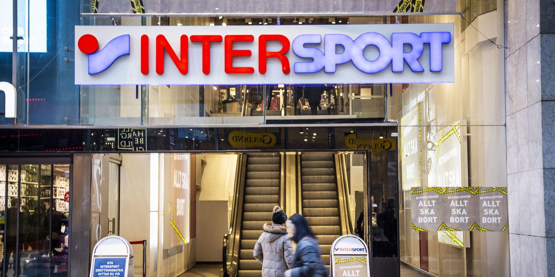 Sportkedjan Intersport, som har huvudkontor i Göteborg, ansöker om företagsrekonstruktion efter att försäljningen dalat efter coronapandemin.
