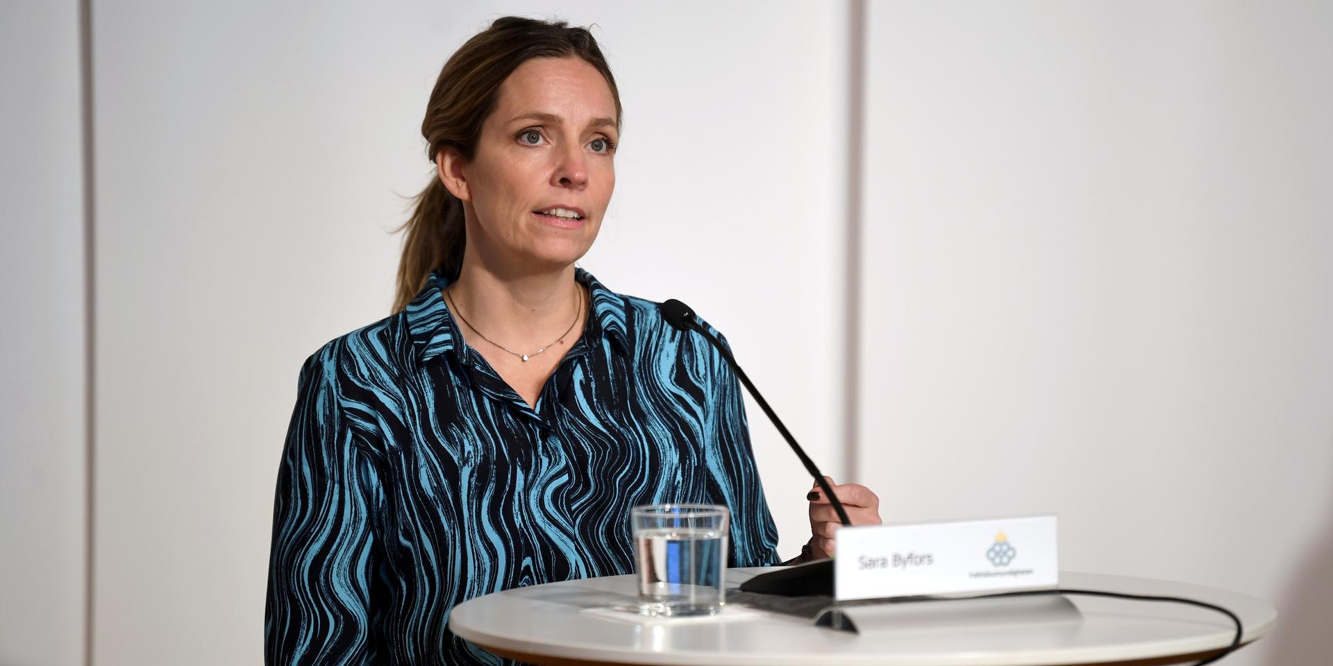 Sara Byfors, enhetschef på Folkhälsomyndigheten på presskonferens om covid-19.