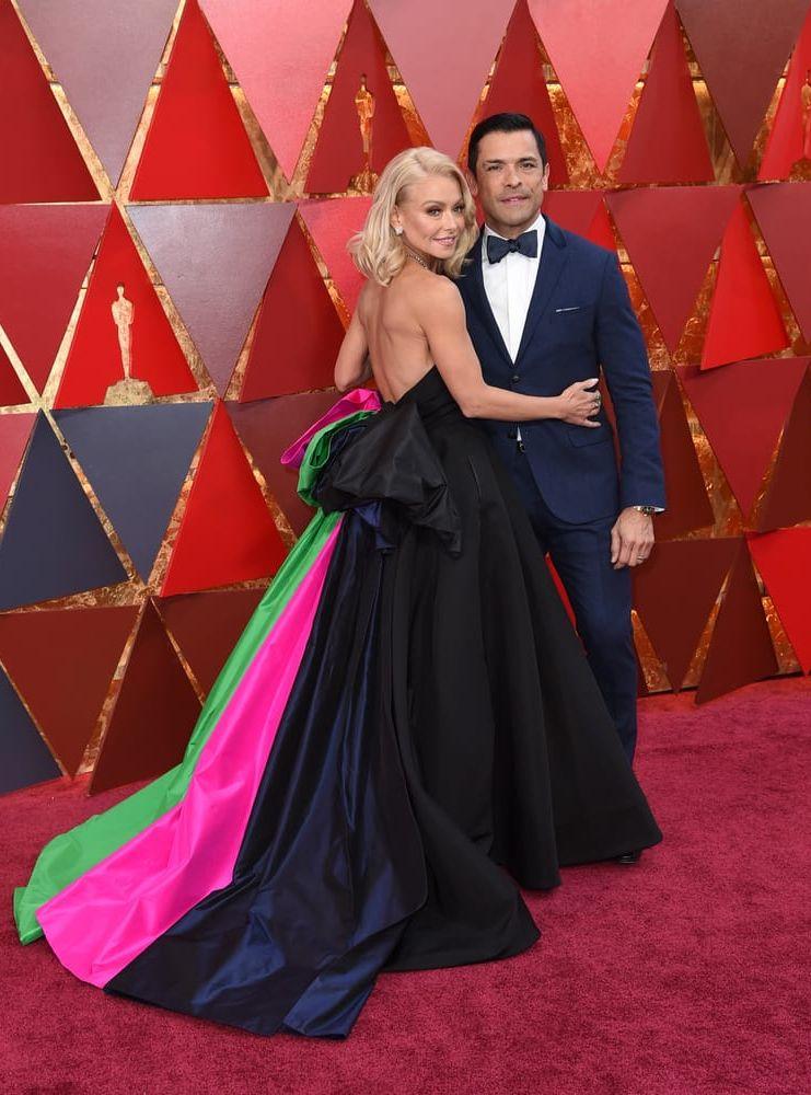 Kelly Ripa och Mark Consuelos anländer till Oscarsgalan. 