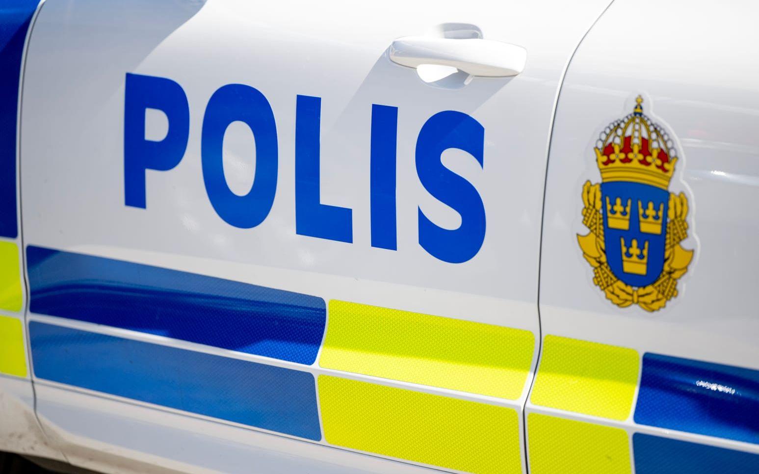 En kvinna i 75-årsåldern hittades död i en bostad på en mindre ort i slutet av april. Arkivbild. 