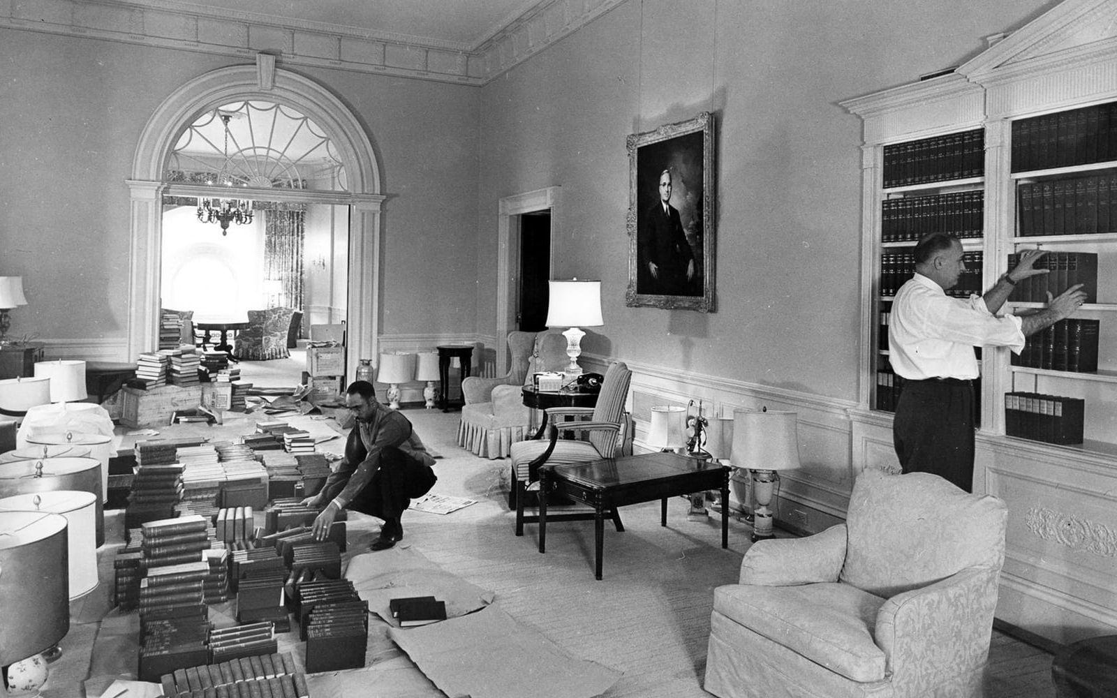 24 mars 1952 – tre dagar senare kunde presidenten flytta in i Vita huset. Foto: U.S. National Archives