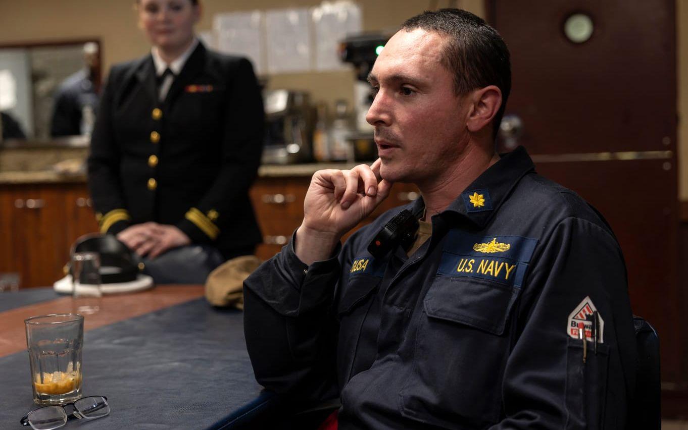 Chief engineer Mike Ragusa ombord på den amerikanska missilkryssaren USS Normandy.