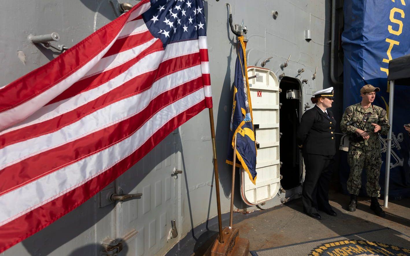 Ombord på den amerikanska missilkryssaren USS Normandy som besöker Göteborg.