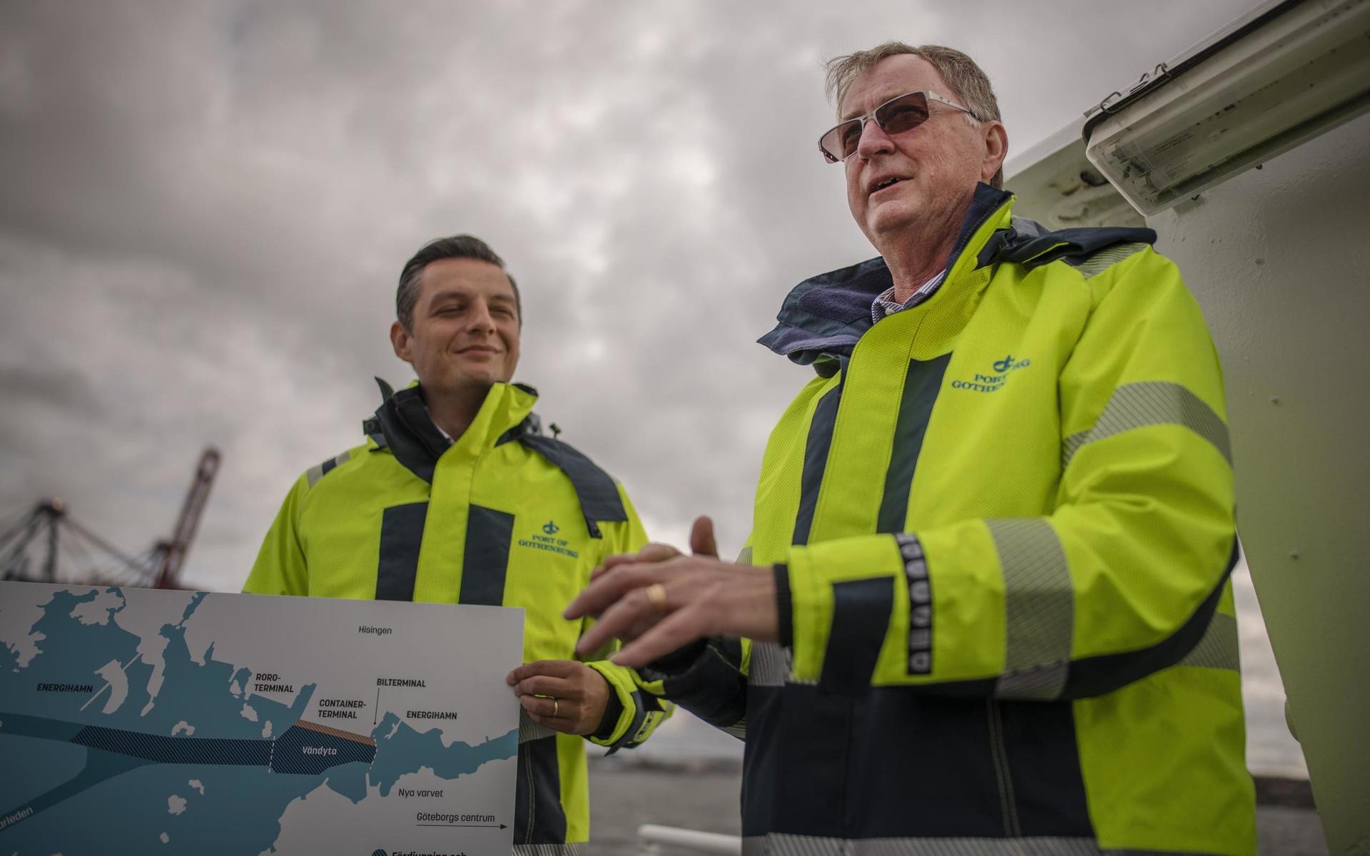 Jan Andersson, projektledare för hamnens del i arbetet, poängterar att verksamheten i containerhamnen ska fortsätta som vanligt medan farledsfördjupningen genomförs.