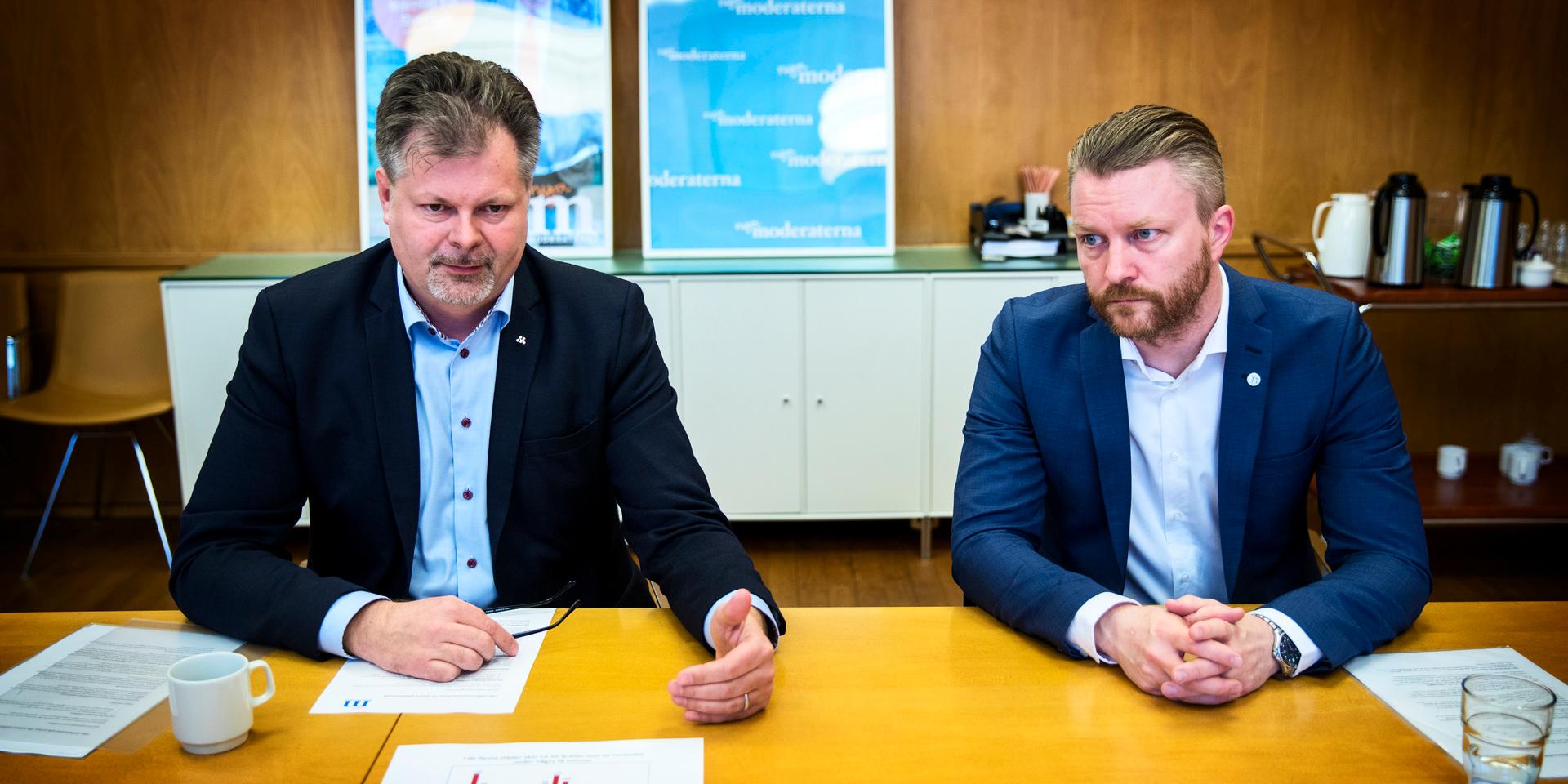 Kommunstyrelsens ordförande Axel Josefsson (M) tillsammans Lars Holmin (M), som föreslås ta över som gruppledare för Moderaterna i Västra Götalandsregionen. 