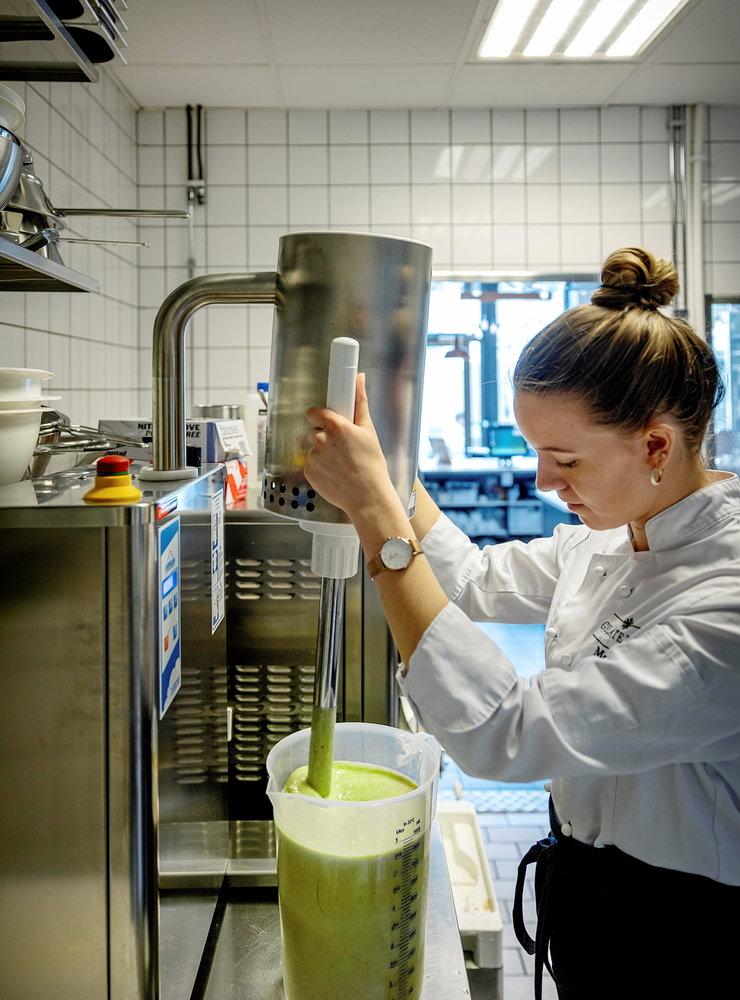 Maja Gustafson, som vann glassmästerskapen för Gelateriasn räkning. På tidigare glassmästerskap har också pistageglassen också prisats.