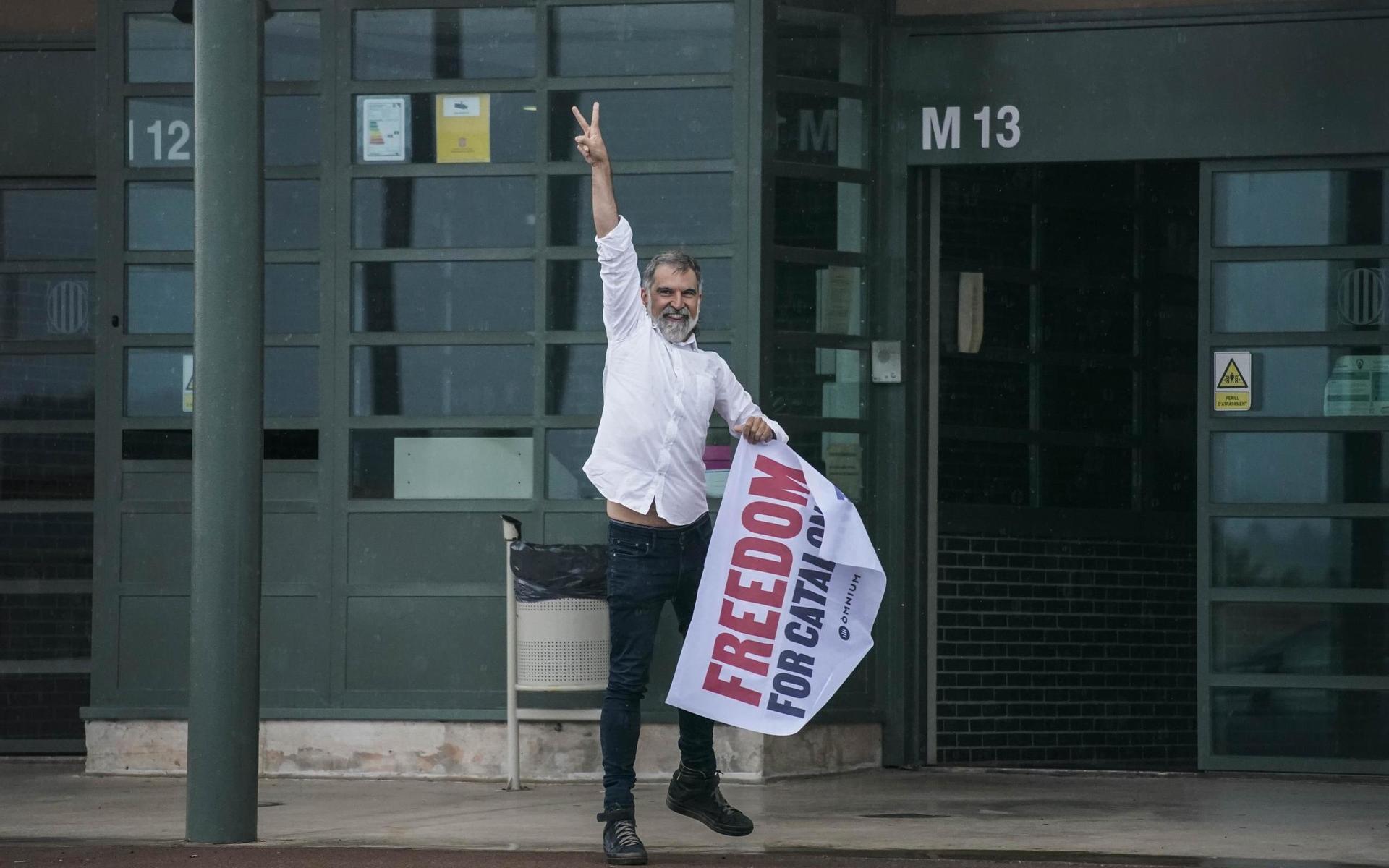 Jordi Cuixart är en av de katalanska ledare som har suttit frihetsberövade – men som nu har benådats och släppts på fri fot.