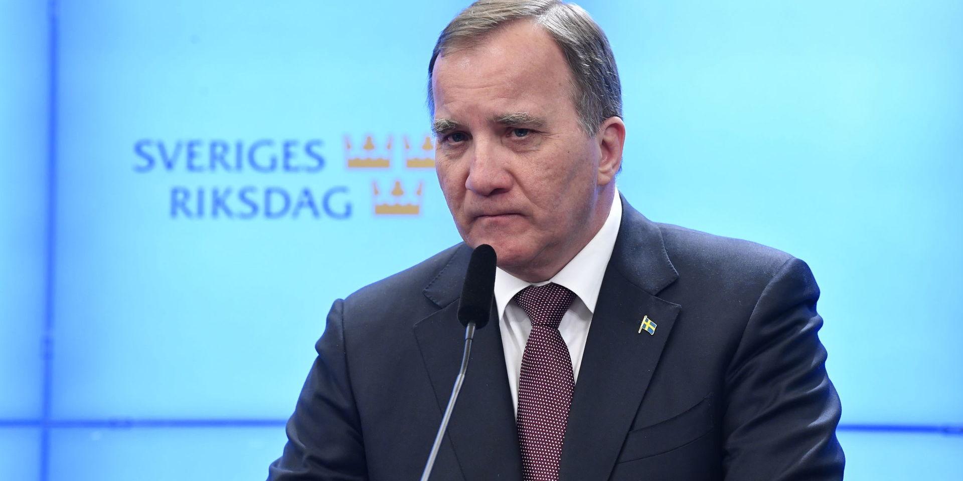 Statsminister Stefan Löfven (S) håller fast vid att den svenska coronastrategin är rätt.