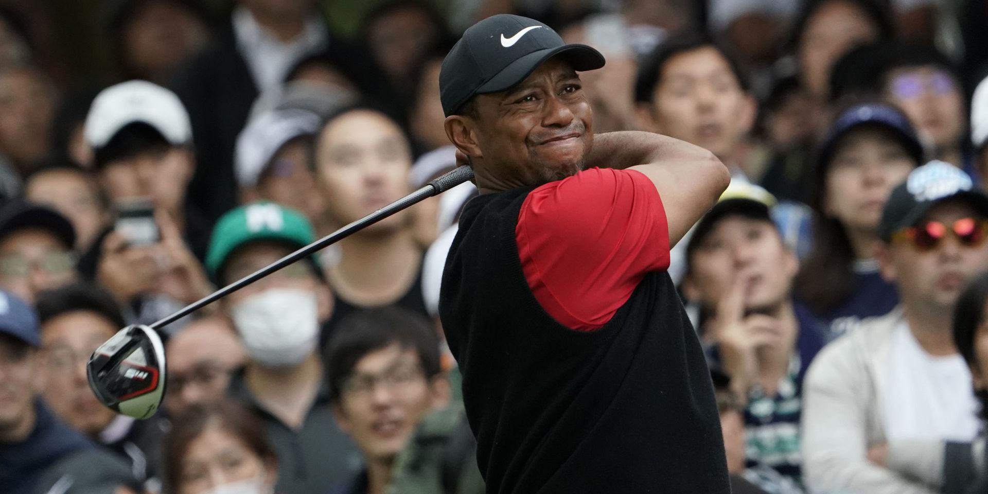 Tiger Woods under de avslutande hålen i Chiba, Japan.