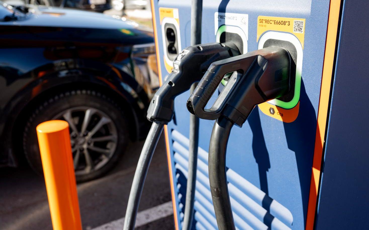 Det finns nu publika laddare i alla Sveriges kommuner. 