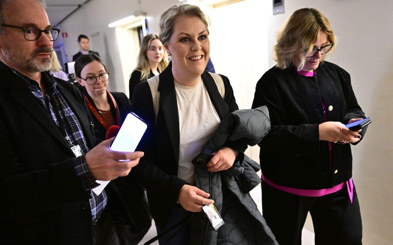 Gruppledare Lena Hallengren (S) inför mötet om kvittningssystemet. 