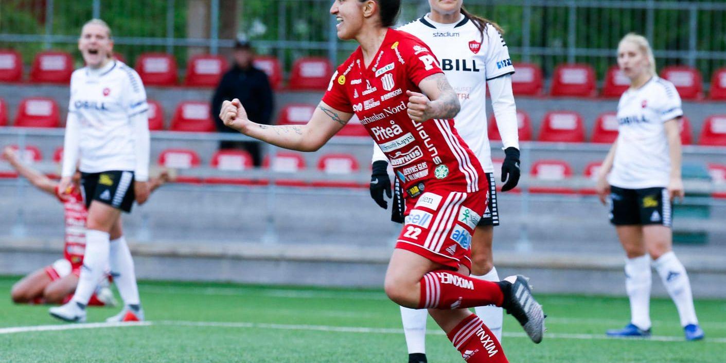 Piteås Fernanda Da Silva jublar efter 1-1 målet mot Limhamn Bunkeflo.