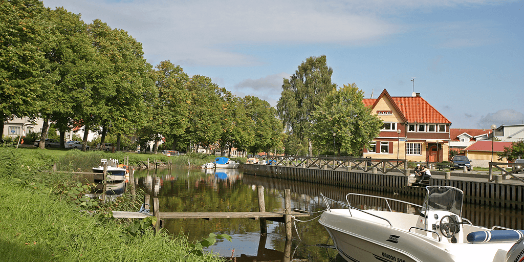 Kungsbacka växer på många håll. Kommunen är attraktiv genom bland annat sin närhet till havet, pendlingsläget till Göteborg och tryggheten för familjer.
