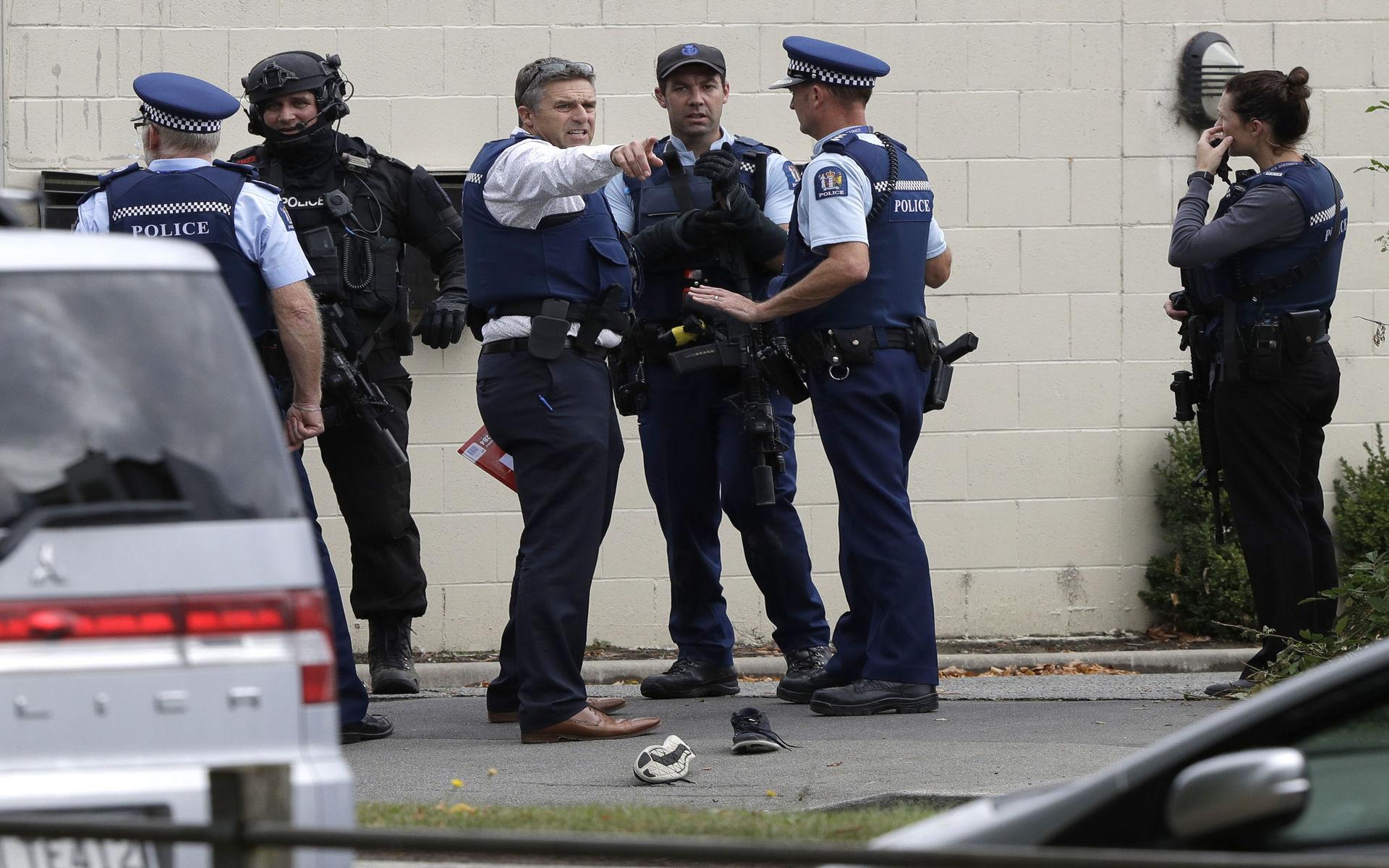 Polis i Christchurch, Nya Zeeland, fredagen den 15 mars 2019. Flera personer har blivit dödade under skjutningar i två moskéer fyllda av människor under fredagsbönen. 