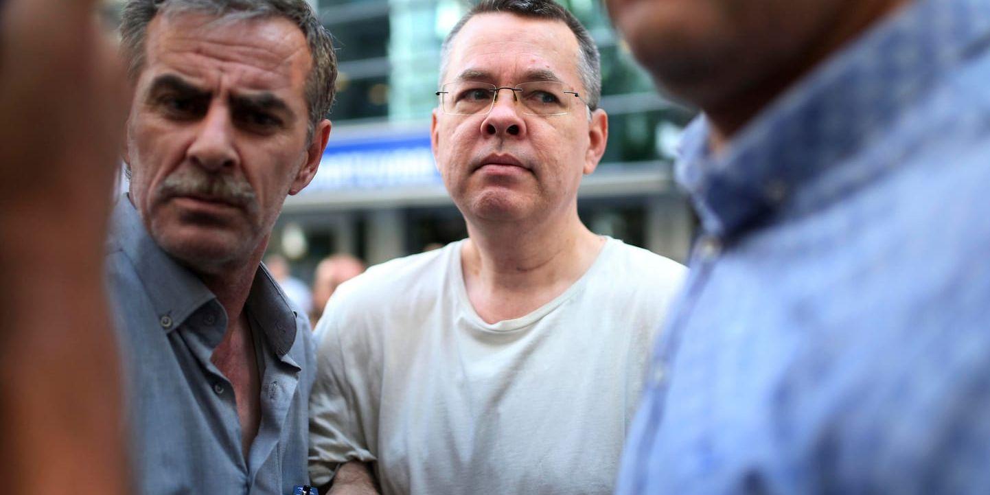 Pastorn Andrew Brunson har suttit i fängelse i Turkiet i 21 månader, och är nu satt i husarrest.