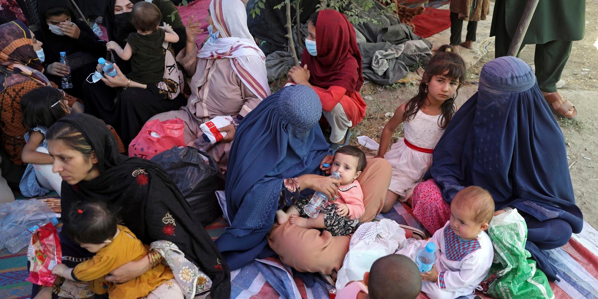 Internflyktingar från norra Afghanistan har slagit läger i en park i Kabul.