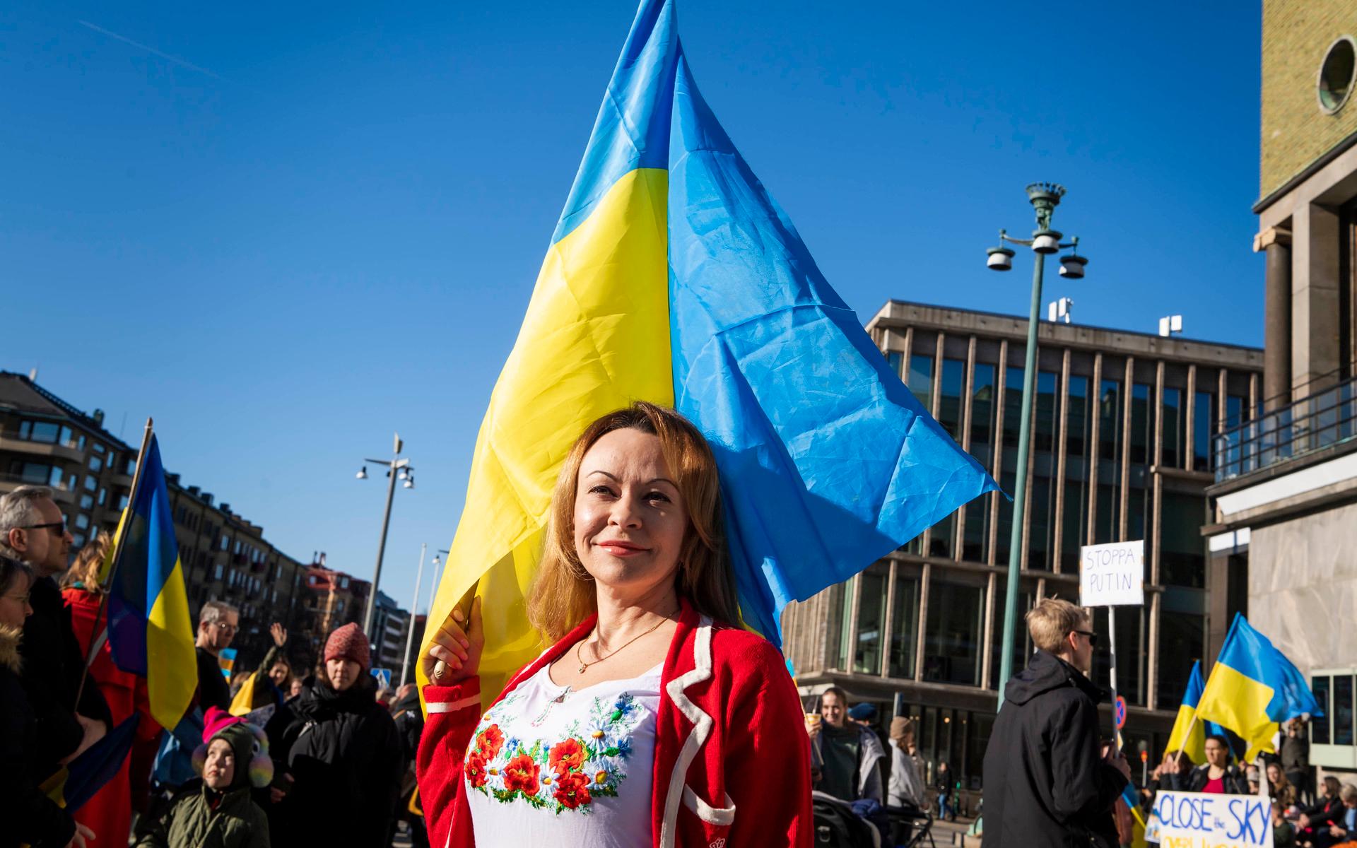 Julia Grell, som själv är från Ukraina, var en av fyra arrangörer till lördagens manifestation.