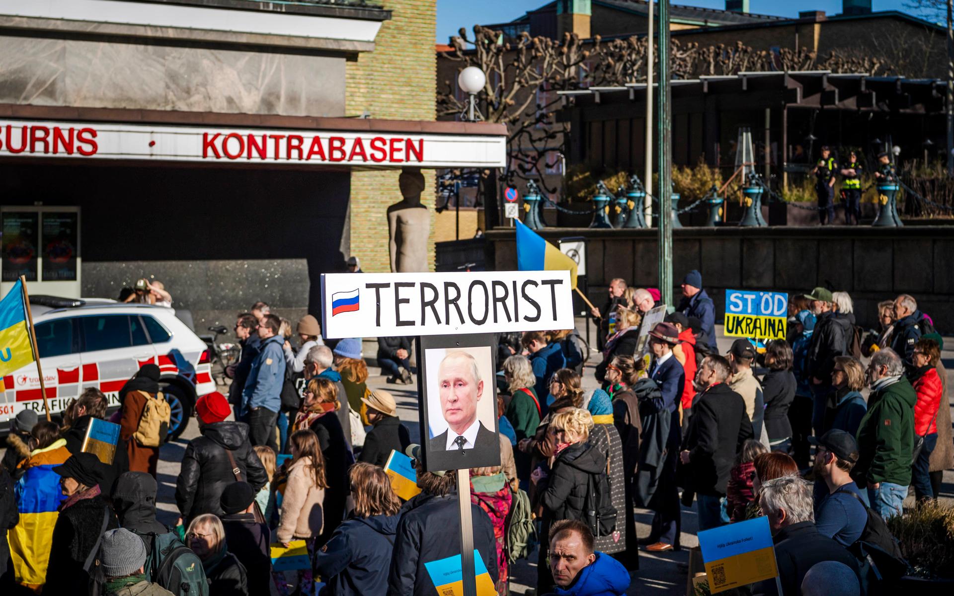 Sedan invasionen inleddes har flera demonstrationer i såväl större som mindre skala hållits runtom i både Göteborg och i Sverige.