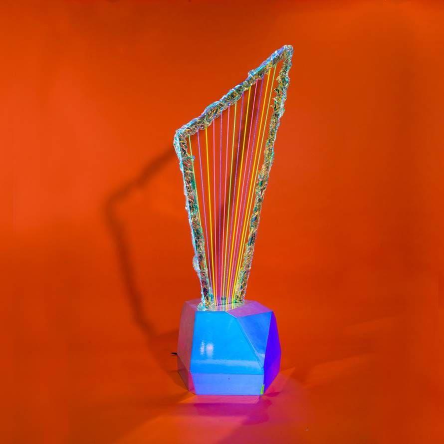 "The Harp". Strängarna är gjorda av LED som skapar en regnbågsfärg. Foto: Pressbild.