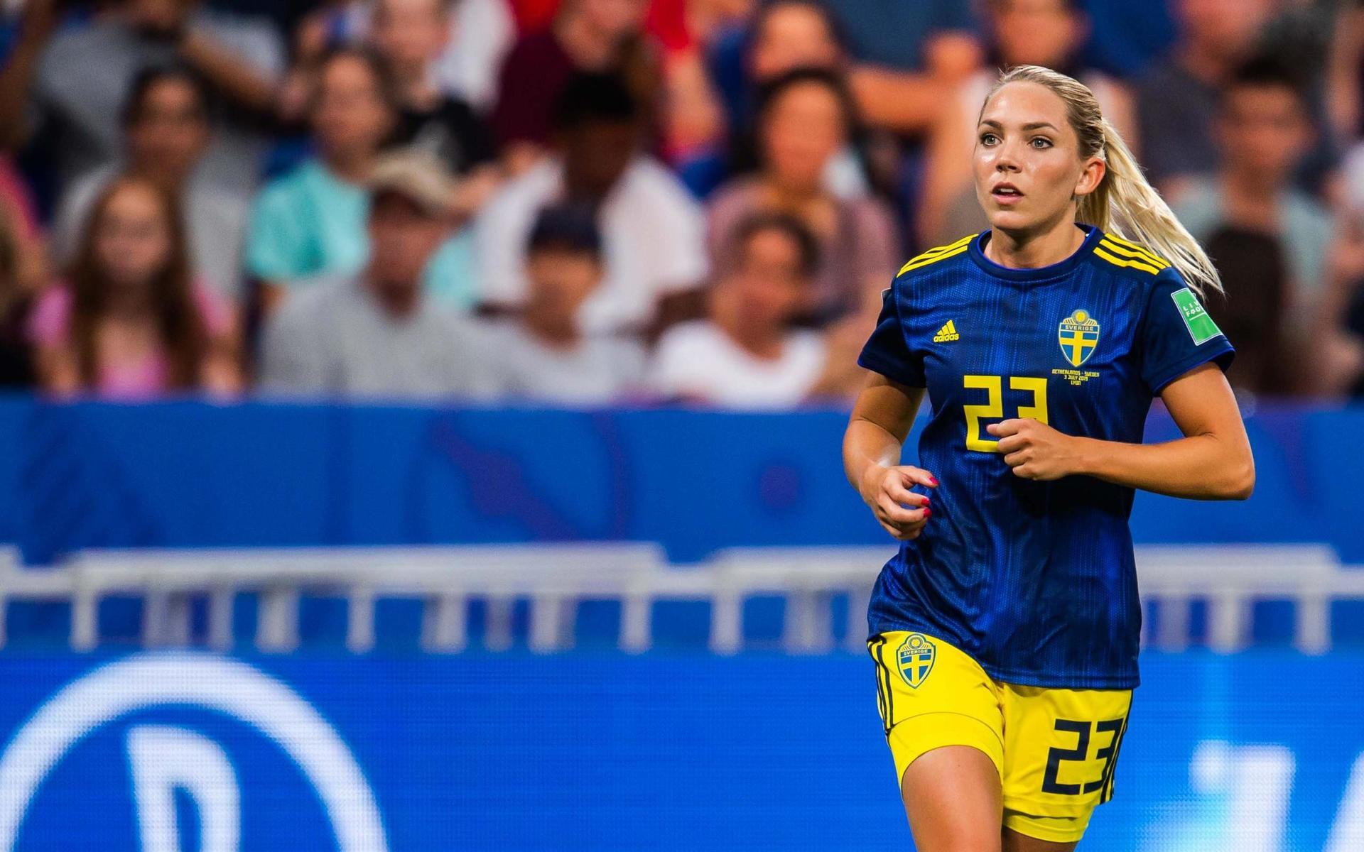 Göteborg FC:s landslagsstjärna Elin Rubensson har blivit mamma. 