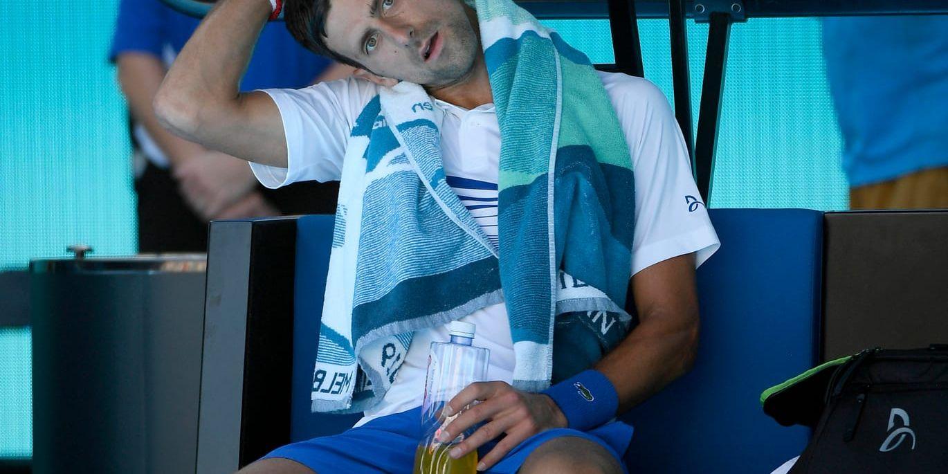 Novak Djokovic gillade inte att strålkastarna slogs på i Melbourne.