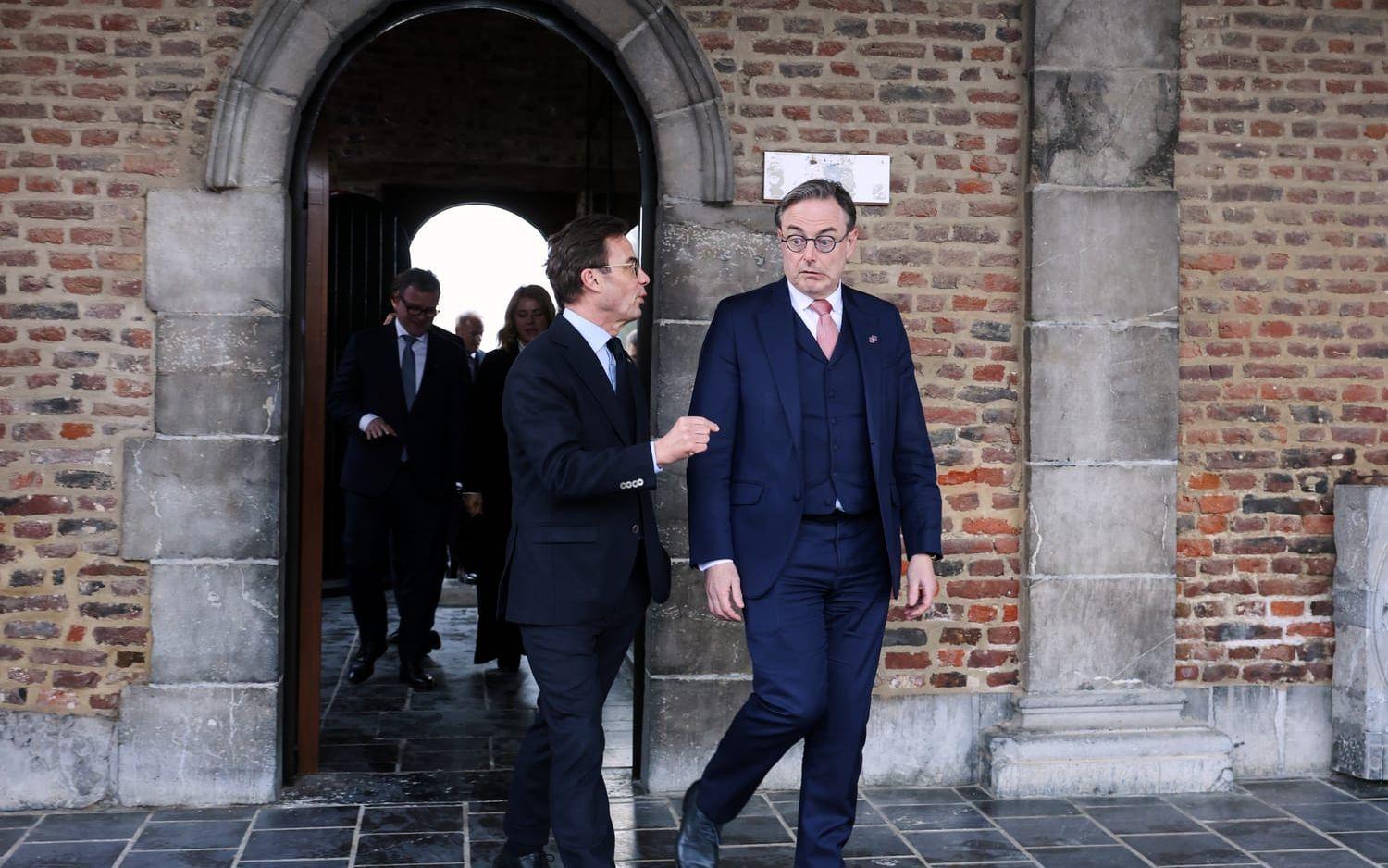 Statsminister Ulf Kristersson (M) och Belgiens premiärminister Bart De Wever finns bland deltagarna när ett antal EU-ledare ska ha ett digitalt möte om de höga energipriserna på tisdagskvällen. Bilden från ett tidigare EU-möte i februari i Belgien.