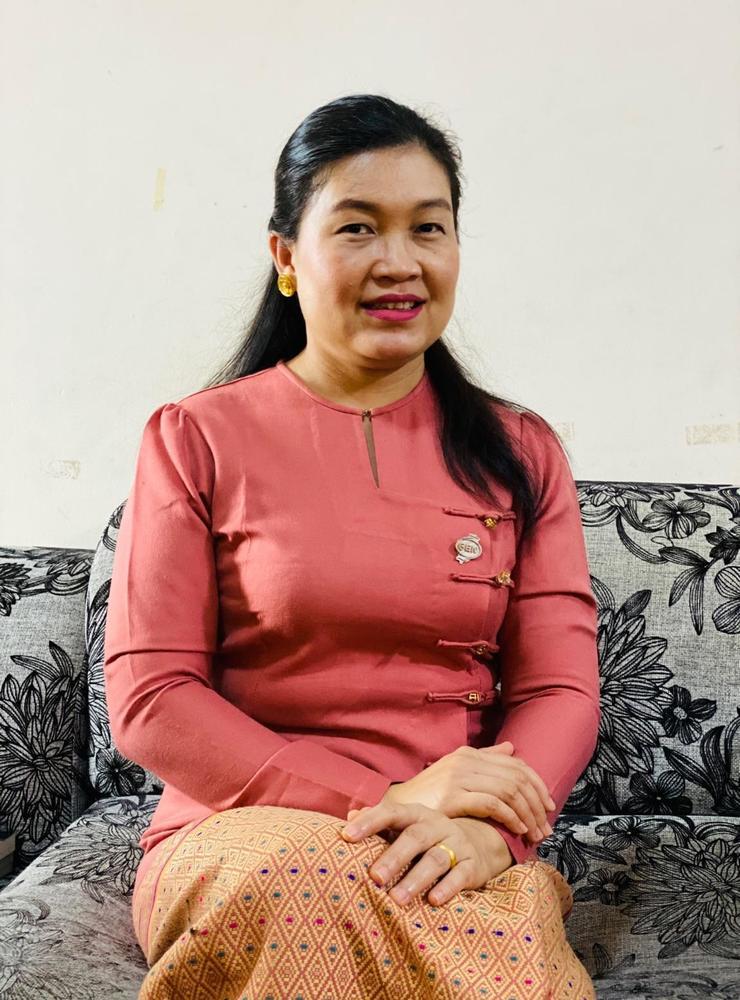 May Sabe Phyu leder organisationen Gender Equality Network (GEN Myanmar), när hon skulle ta ut kontanter tidigt på morgonen hade folk redan köat i timmar. 