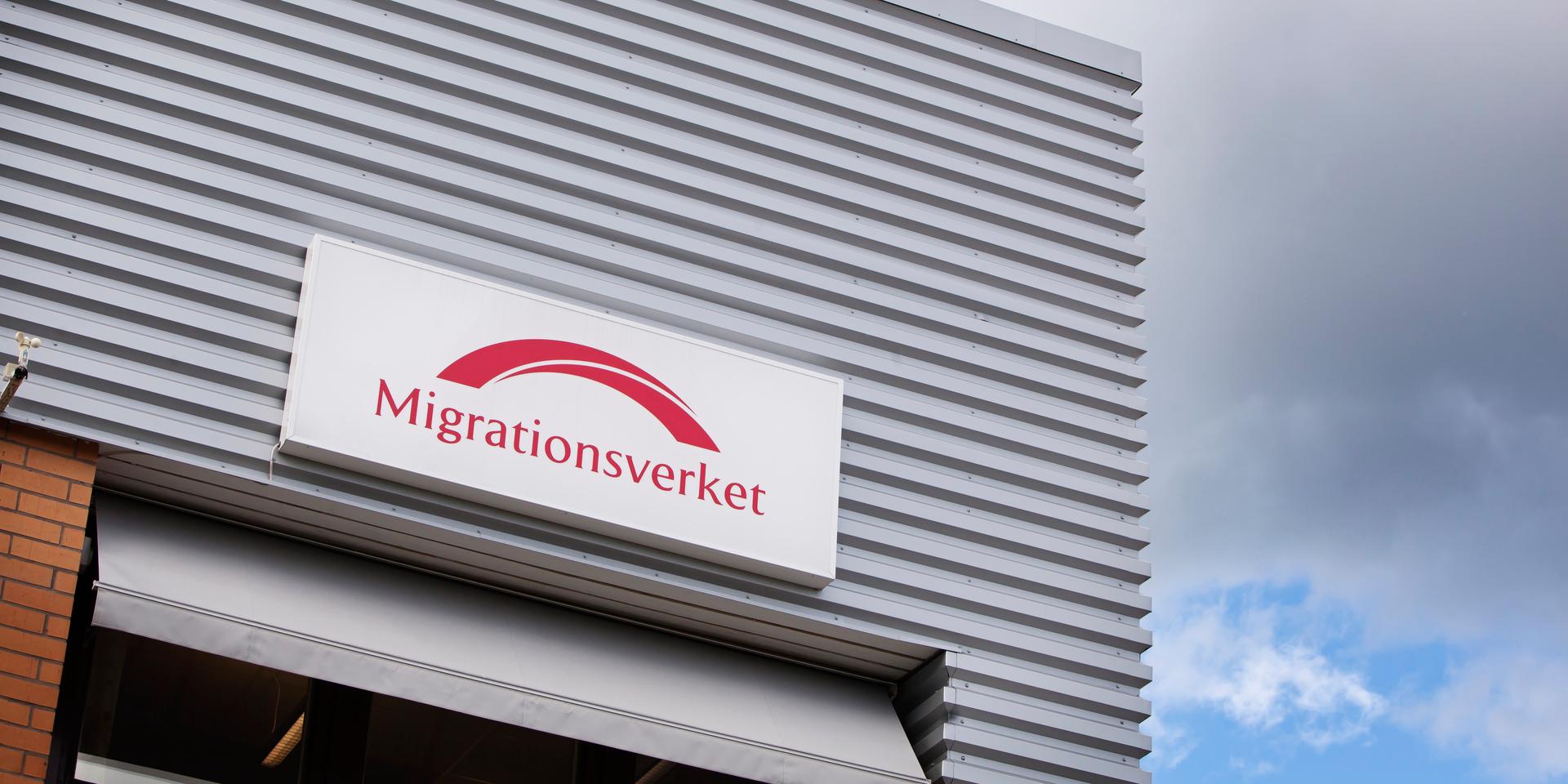 Migrationsverket i Boden, skylt med logotyp