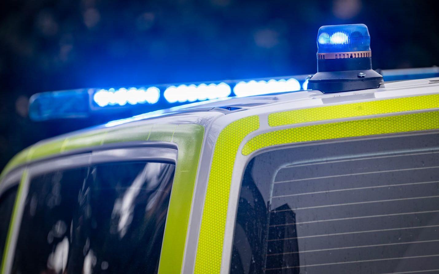 Två män har anhållits efter en misstänkt skottlossning mot en dörr i Karlskoga, enligt polisen. Arkivbild. 