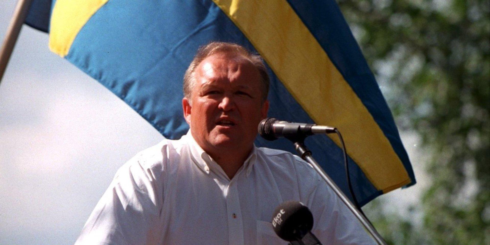 Statsminister Göran Persson (S) sommartalar i Björkvik i Södermanland, 1997.