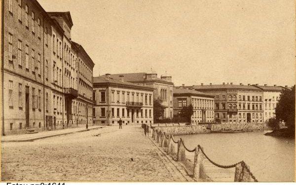 Stora Nygatan någon gång runt 1870. Staden är sig märkligt lik. Källa: Göteborgs stadsmuseum