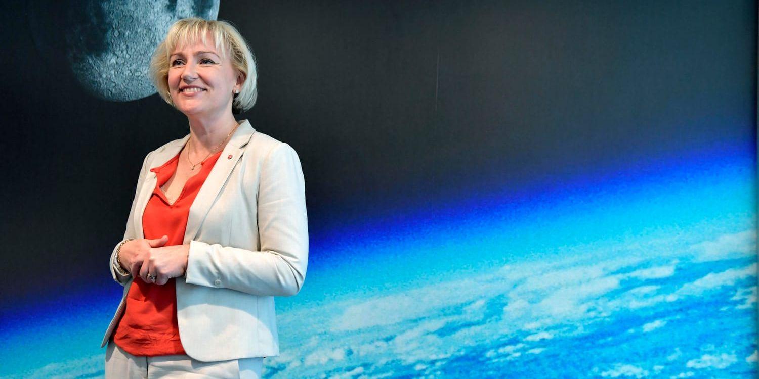 Helene Hellmark Knutsson, minister för högre utbildning och forskning, (S) presenterar regeringens strategi för svensk rymdverksamhet vid en pressträff hos Rymdstyrelsen.