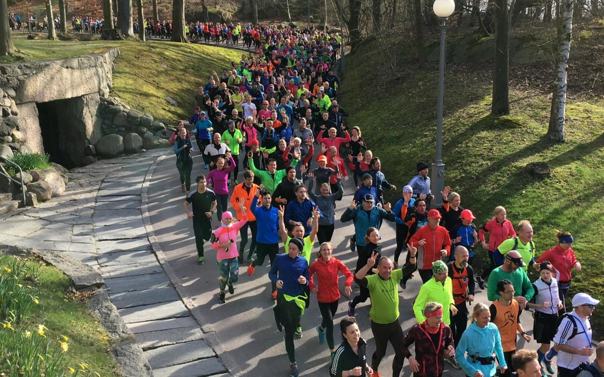 Här syns joggare från 2017, när Jimmy Pervik och Magnus Thunberg arrangerade ett annat halvamaraton längs med Göteborgsvarvets originalsträckning, också för välgörenhet.