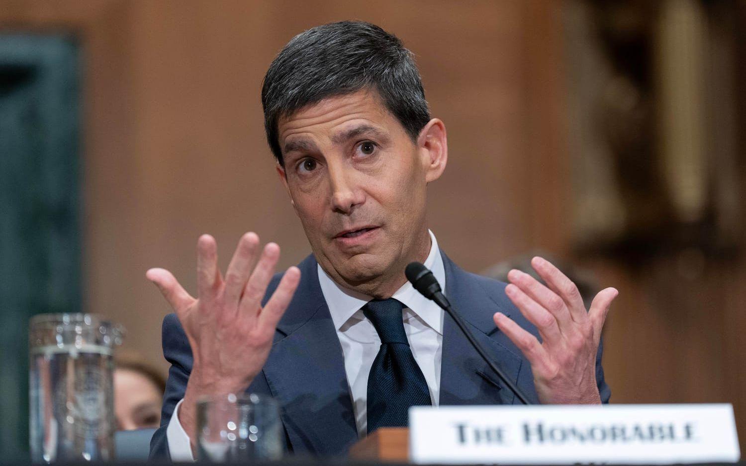 Kevin Warsh, nominerad av president Donald Trump till att bli nästa chef för USA:s centralbank, fick utstå tuffa frågor i senaten i tisdags.