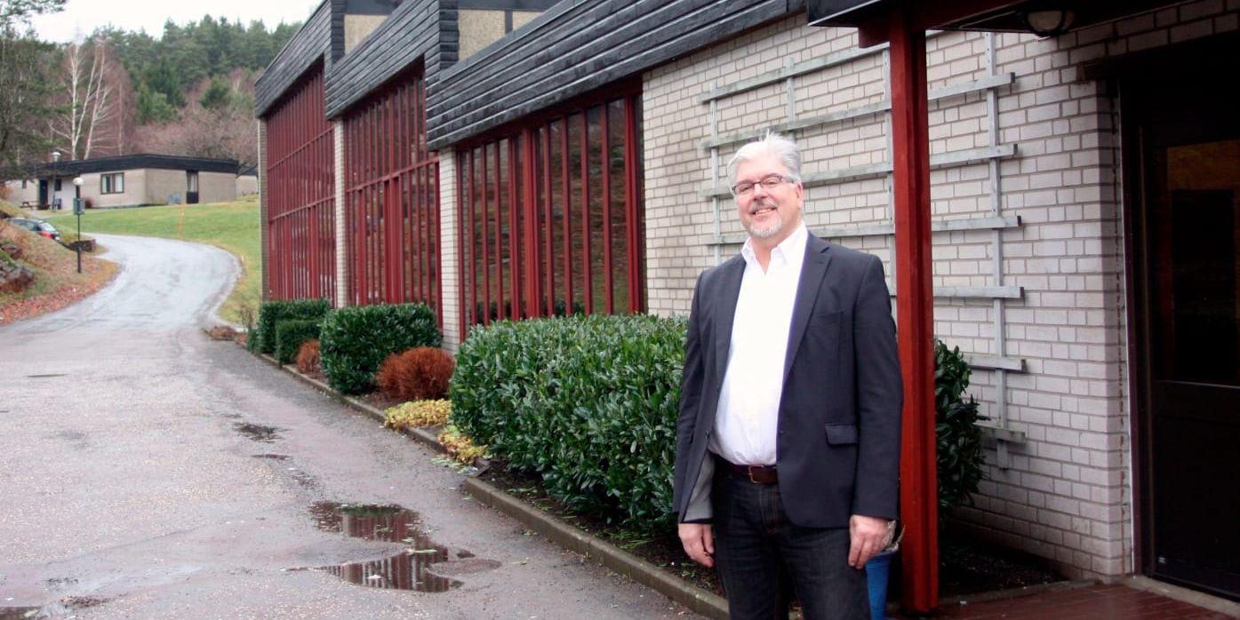 Nordiska folkhögskolan ska renovera till sommaren och vill att Kungälvs kommun blir borgensman för merparten av lånet. Hans-Åke Höber är rektor på skolan.