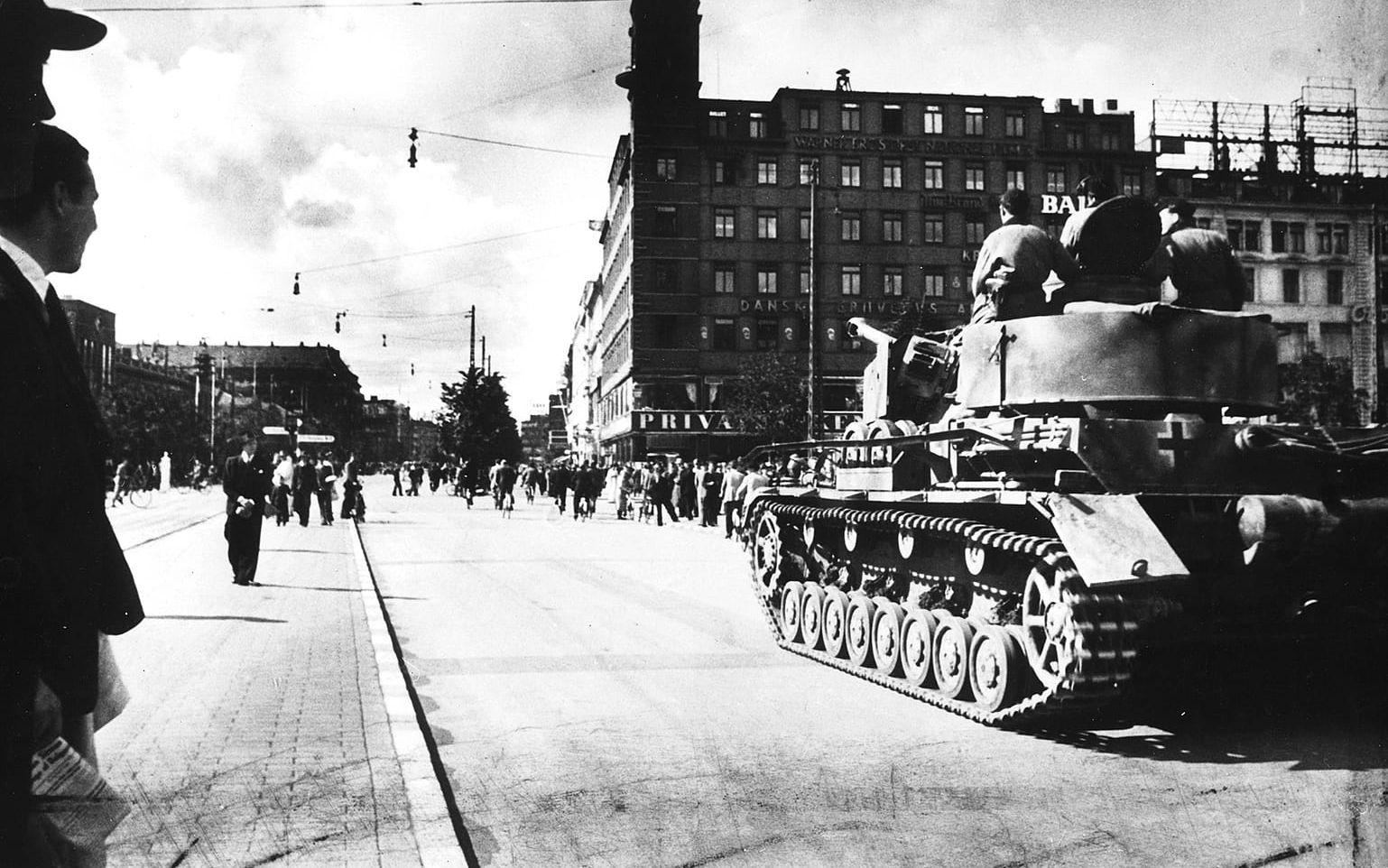 En tysk stridsvagn på en gata i Köpenhamn i början av april 1945. ARKIVBILD