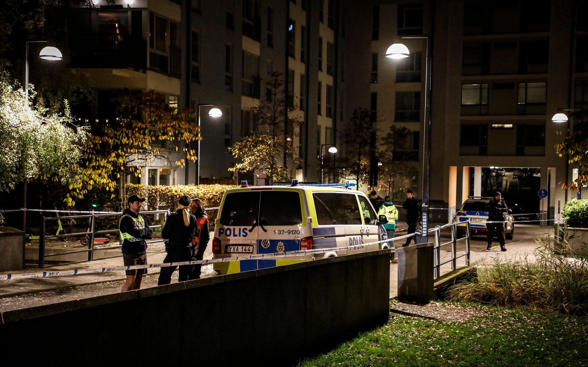 Sent på torsdagskvällen sköts rapparen Einár till döds i Hammarby sjöstad, Stockholm. 