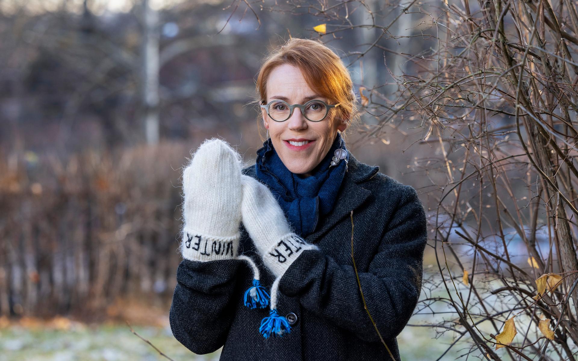 Författaren Åsa Larsson är vintervärd i P1 den 25 december.