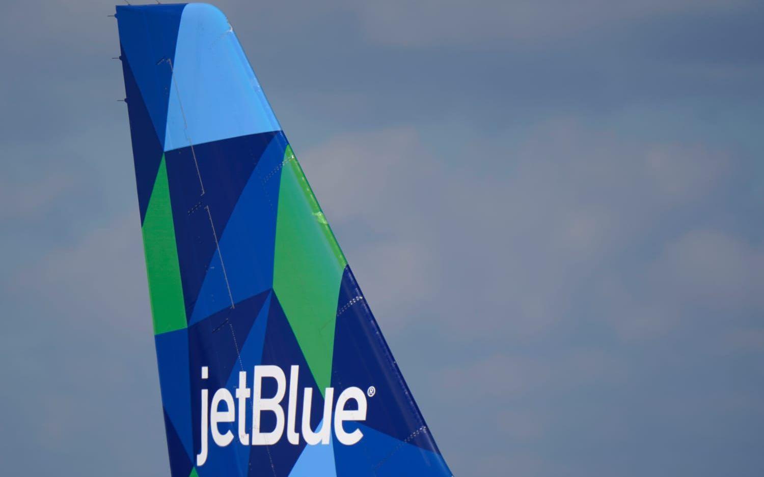 Lågprisbolaget Jet Blue är ett av de företag som nu kommer kräva vaccinering av sin personal. Arkivbild.