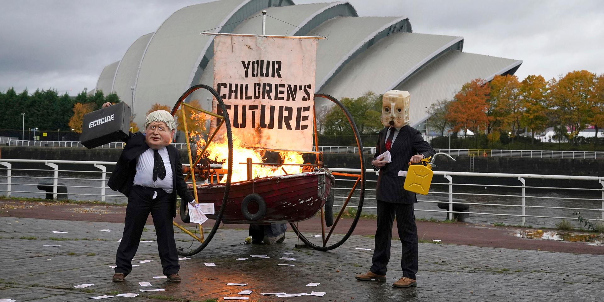 Redan innan FN:s klimatkonferens i Glasgow dragit igång protesterade aktivister utanför platsen där den kommer att hållas nästa vecka.