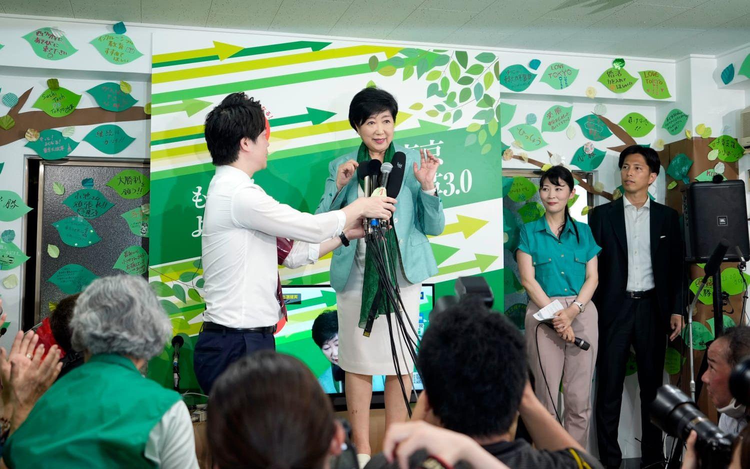 Tokyos guvernör Yuriko Koike uppmanar anställda att välja svalare klädsel i sommar – om möjligt shorts. Arkivbild.