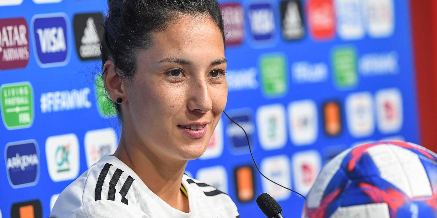 Tysklands Sara Dorsoun hyllade Nilla Fischer på fredagens presskonferens inför VM-kvartsfinalen mot Sverige på Roazhon Park.
