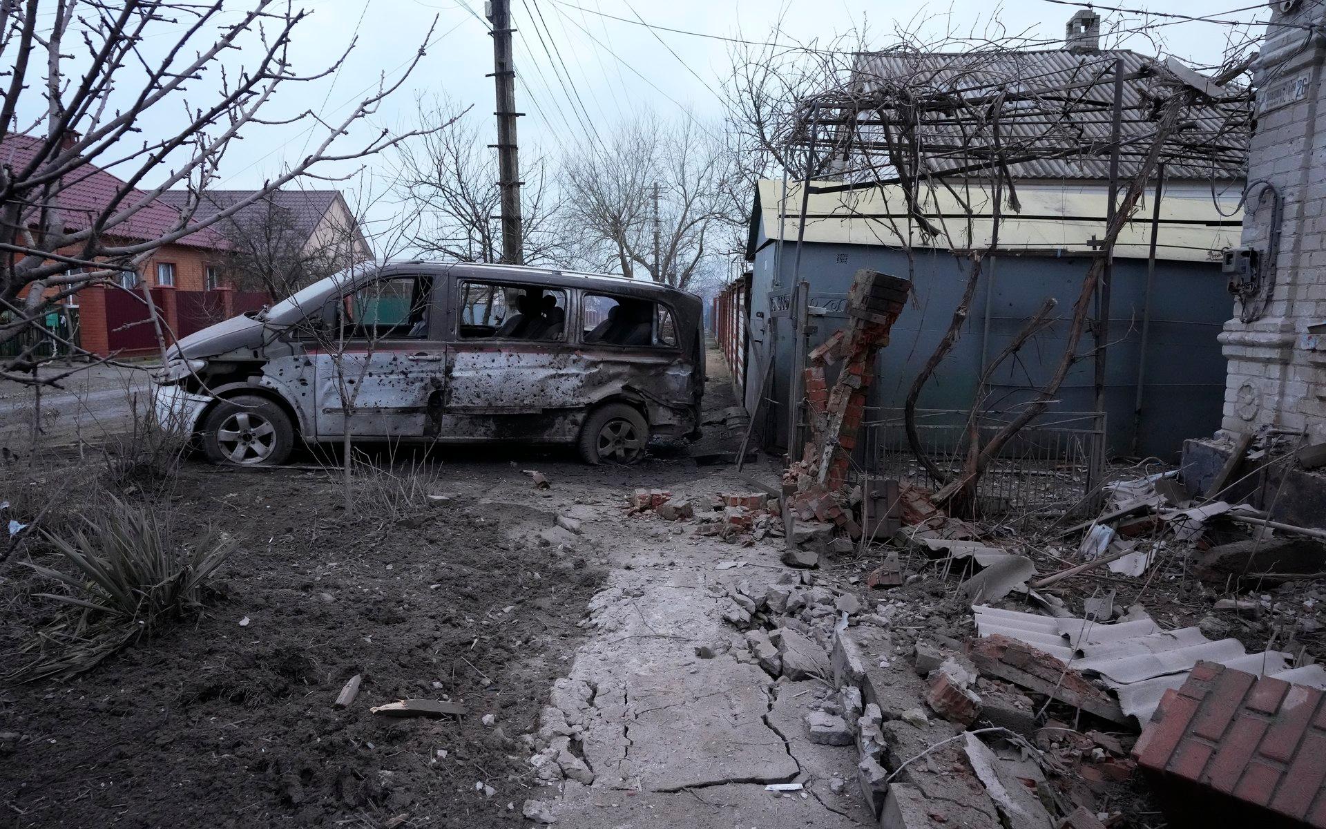 Mariupol är en av städerna som utsatts för de ryska attackerna. Enligt den ukrainska presidenten, angreps de från alla håll redan på torsdagen.