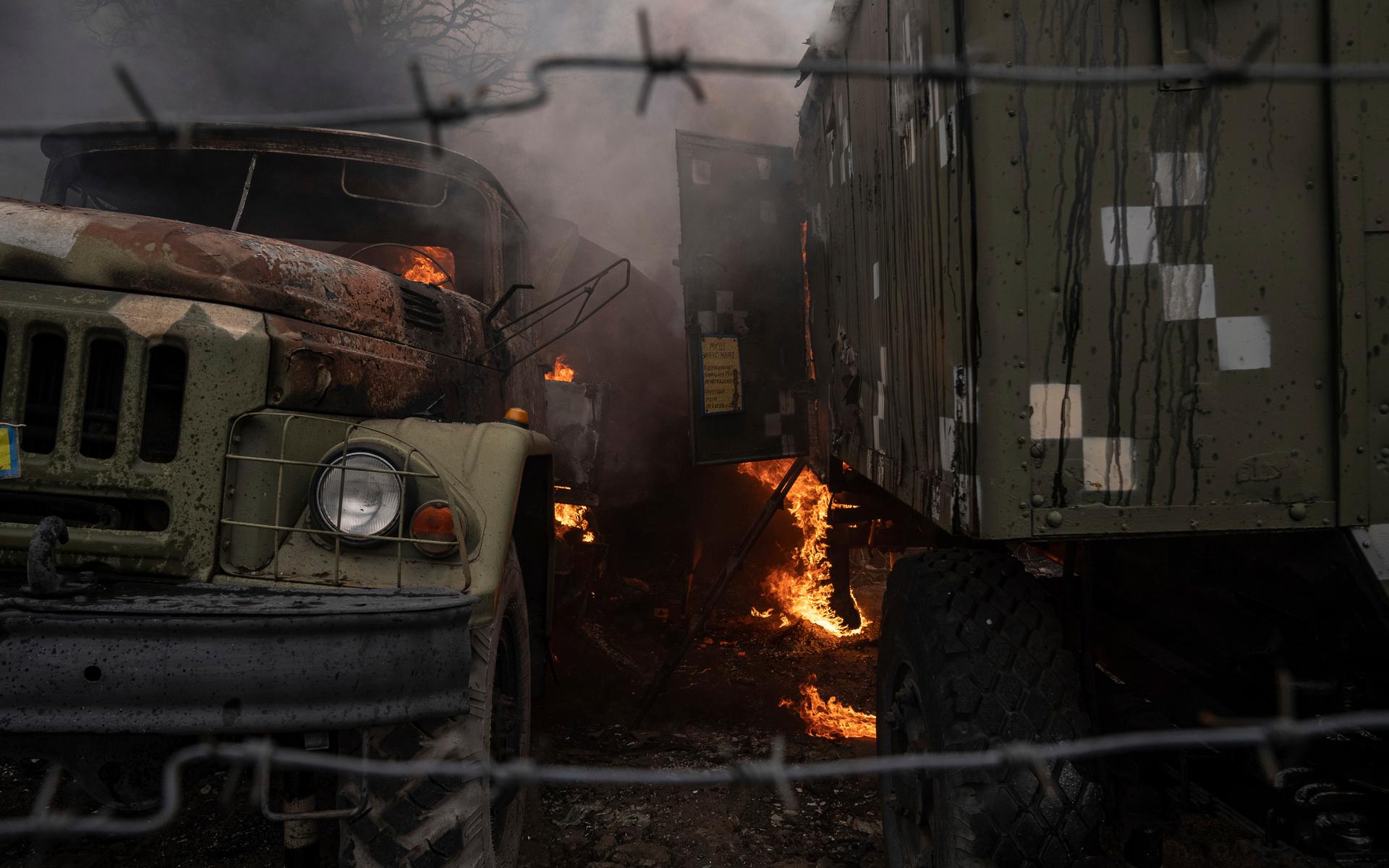 En ukrainsk militäranläggning utanför Mariupol efter ryska attacker.