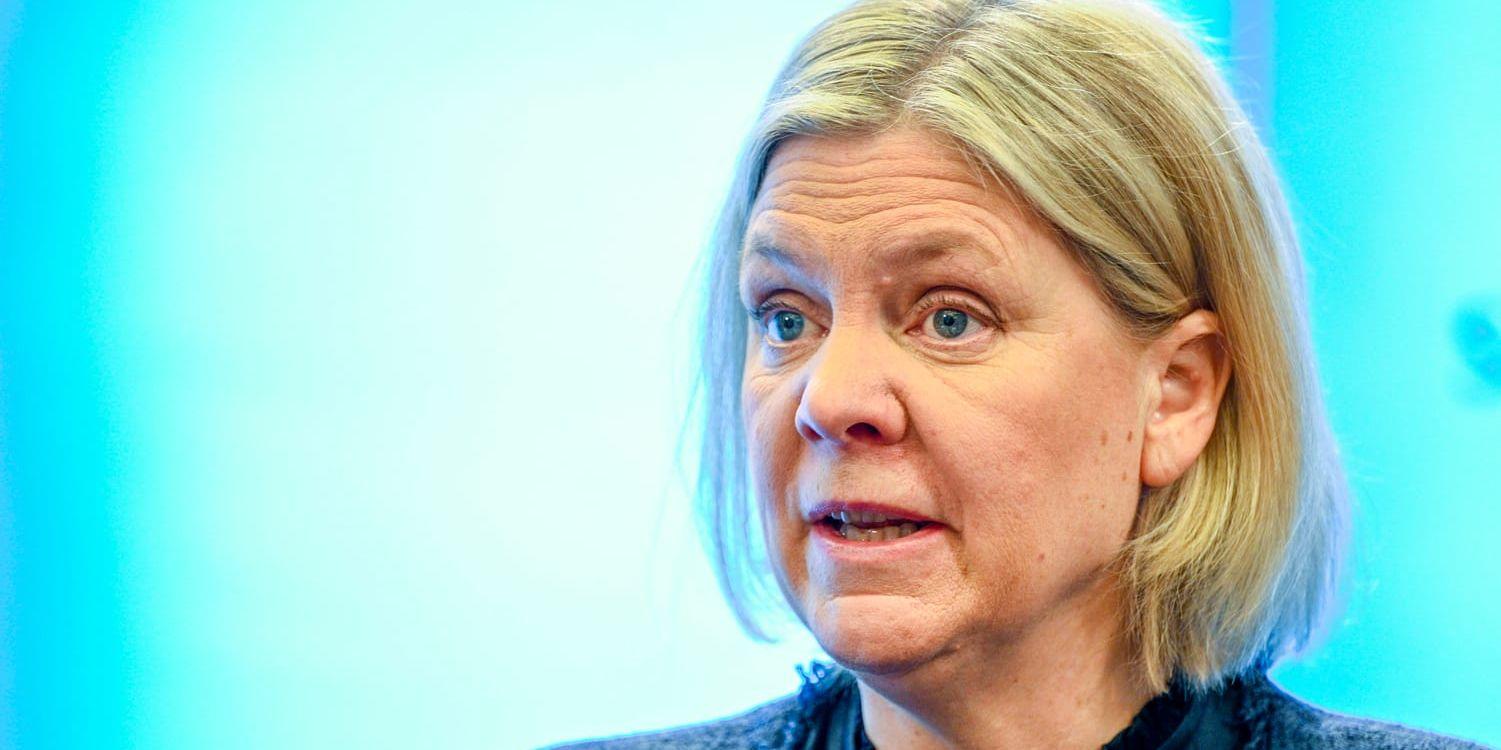 Magdalena Andersson menar att utredningen riktar in sig mot att göra det svårt för det största oppositionspartiet att få ihop pengar. 