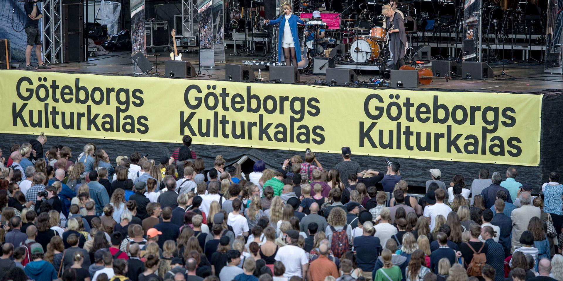 Kulturkalaset 2015. Hello Saferide spelade på Götaplatsen.