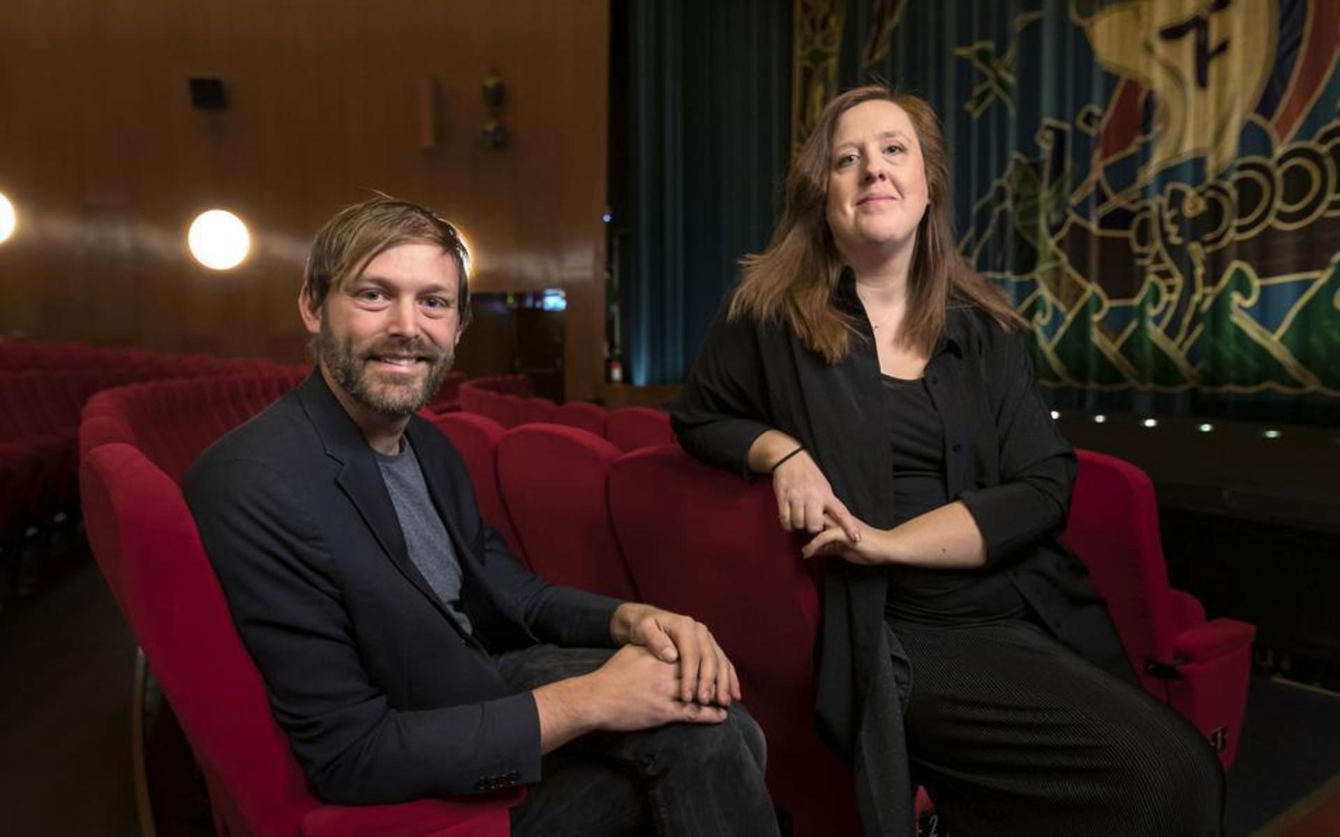 Först var det tänkt att filmfestivalen Prisma – för barn och unga upp till 15 år – skulle hållas helt digitalt. Men nu välkomnas ändå publiken också till ett 20-tal fysiska filmvisningar. På bilden Jonas Holmberg, konstnärlig ledare för Göteborgs filmfestival, och Mirja Wester, vd.