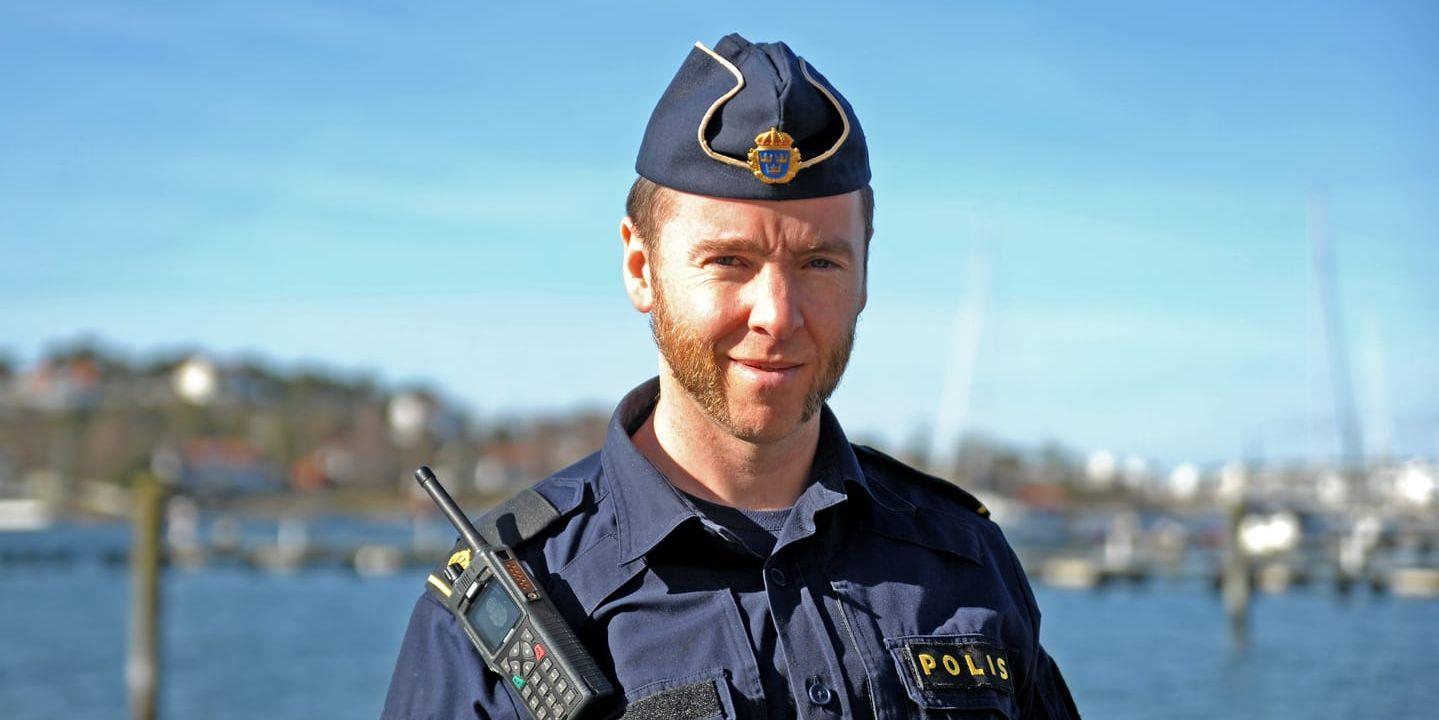 Björn Gunnarsson har arbetat som polis i 15 år. &quot;Det är viktigt att aldrig bli cynisk och alltid behålla självdistansen, så man inte blir dömande&quot;, säger han.